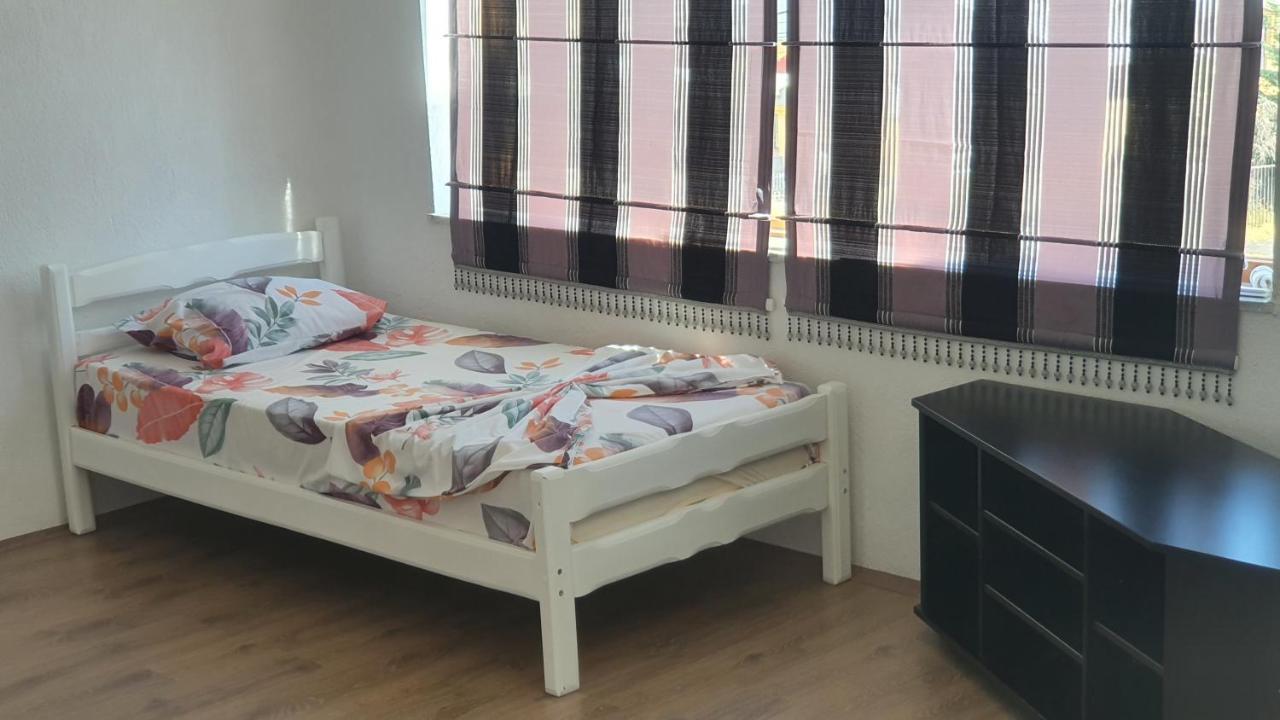 Arbi Guest House Kukes Buitenkant foto