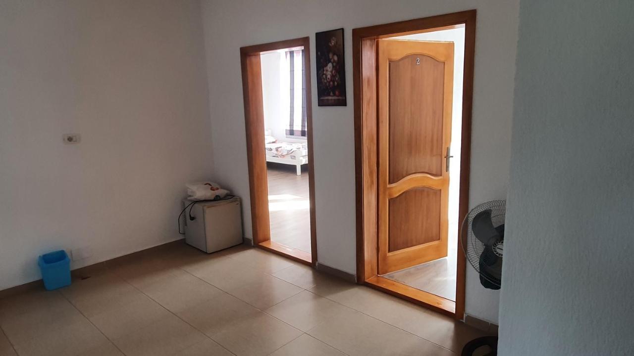 Arbi Guest House Kukes Buitenkant foto