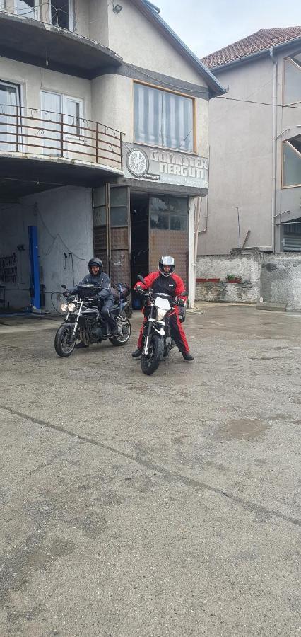 Arbi Guest House Kukes Buitenkant foto