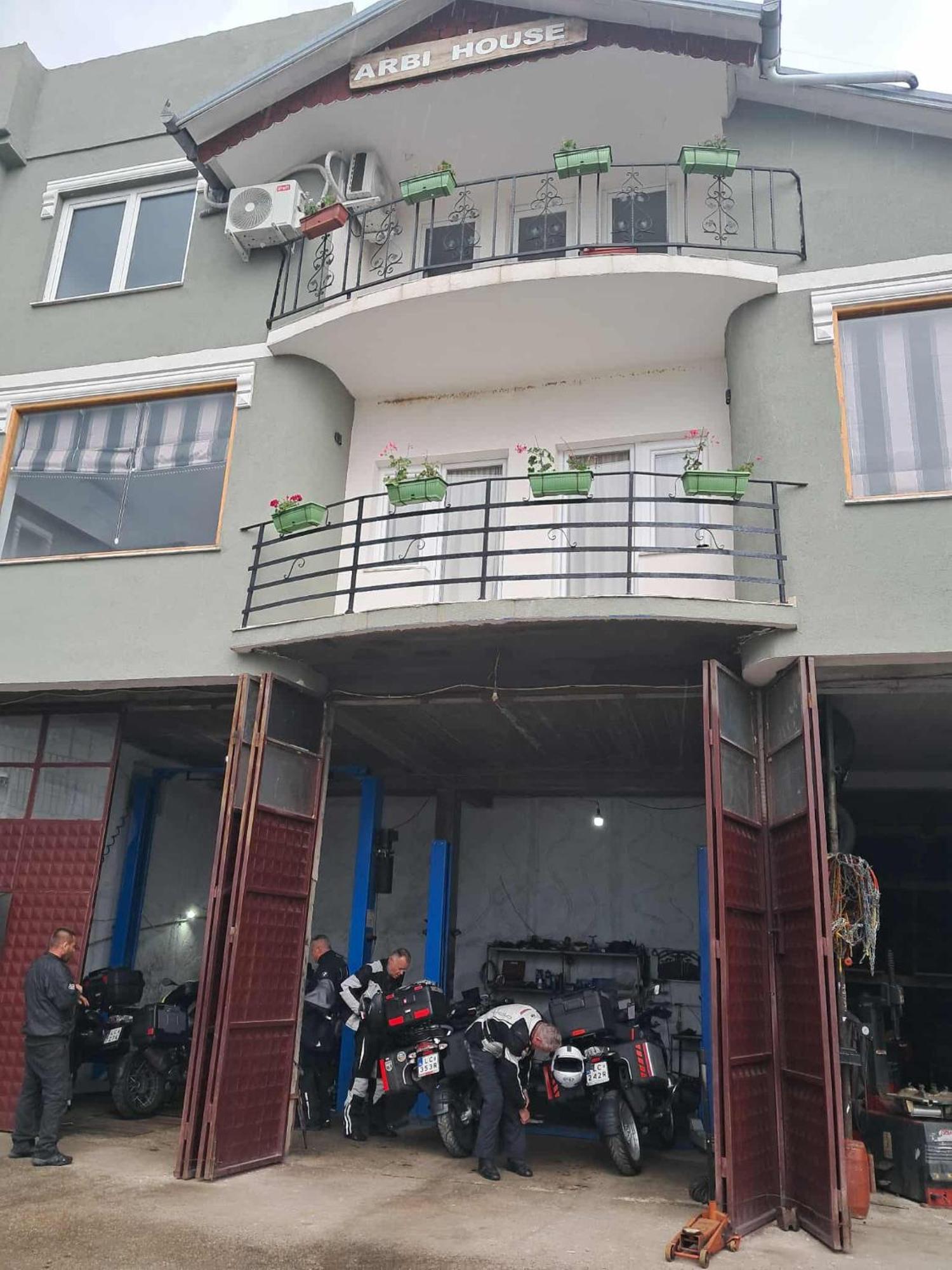 Arbi Guest House Kukes Buitenkant foto